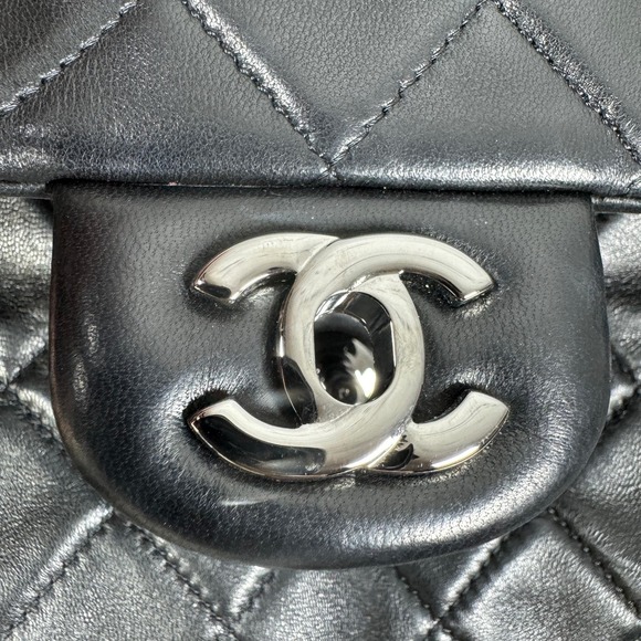 Chanel Hula Flap Bag Black Lambskin Hoop CC SHW Small Wind Power Silver Quilted - Picture 10 of 15